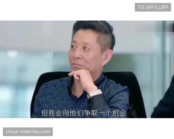 鲍春来平时看着接地气，可掏钱包那一刹那我就知道他不是普通人
